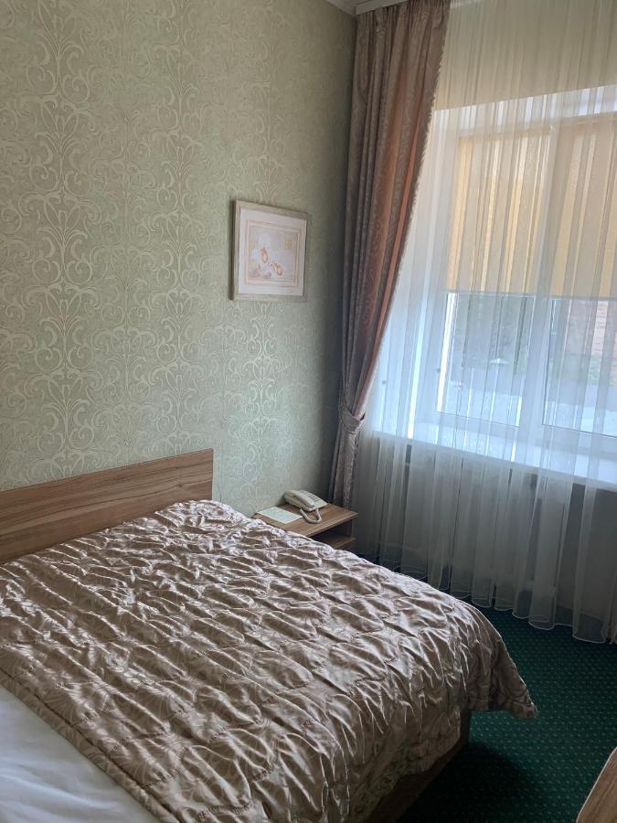 Hotel Dobrodiy ヴィーンヌィツャ エクステリア 写真