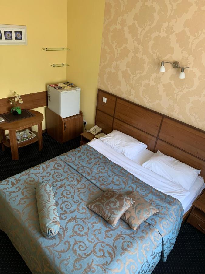 Hotel Dobrodiy ヴィーンヌィツャ エクステリア 写真