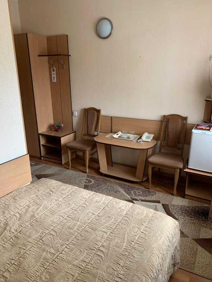 Hotel Dobrodiy ヴィーンヌィツャ エクステリア 写真