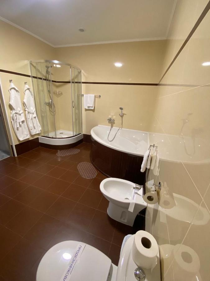 Hotel Dobrodiy ヴィーンヌィツャ エクステリア 写真