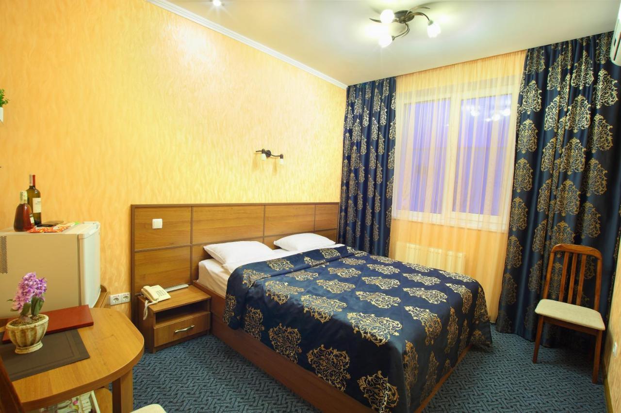 Hotel Dobrodiy ヴィーンヌィツャ エクステリア 写真
