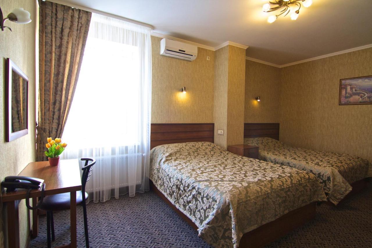 Hotel Dobrodiy ヴィーンヌィツャ エクステリア 写真