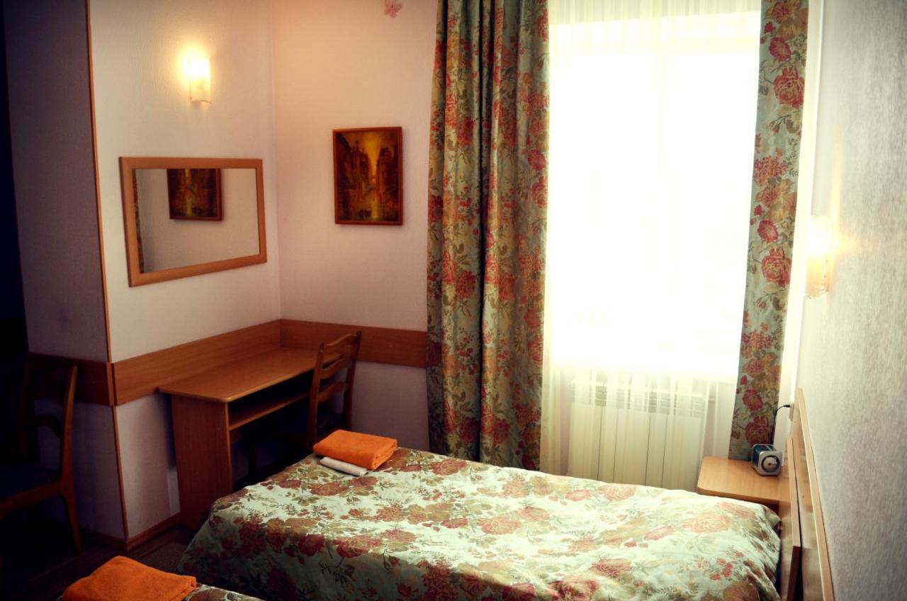 Hotel Dobrodiy ヴィーンヌィツャ エクステリア 写真